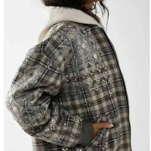 Brand new with tag Free People Louie Embellished Oversize Bomber Jacket SZ S - Picture 4 of 9